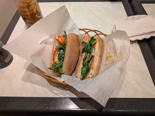 Bánh mì thịt nướng