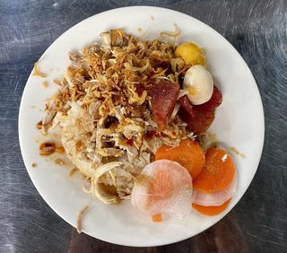 Xôi gà lạp xưởng